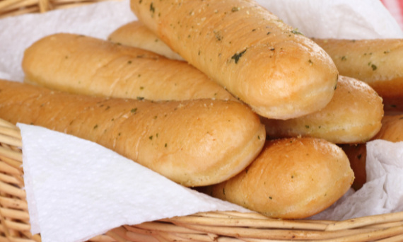 Jak zrobić bezglutenowe paluszki?